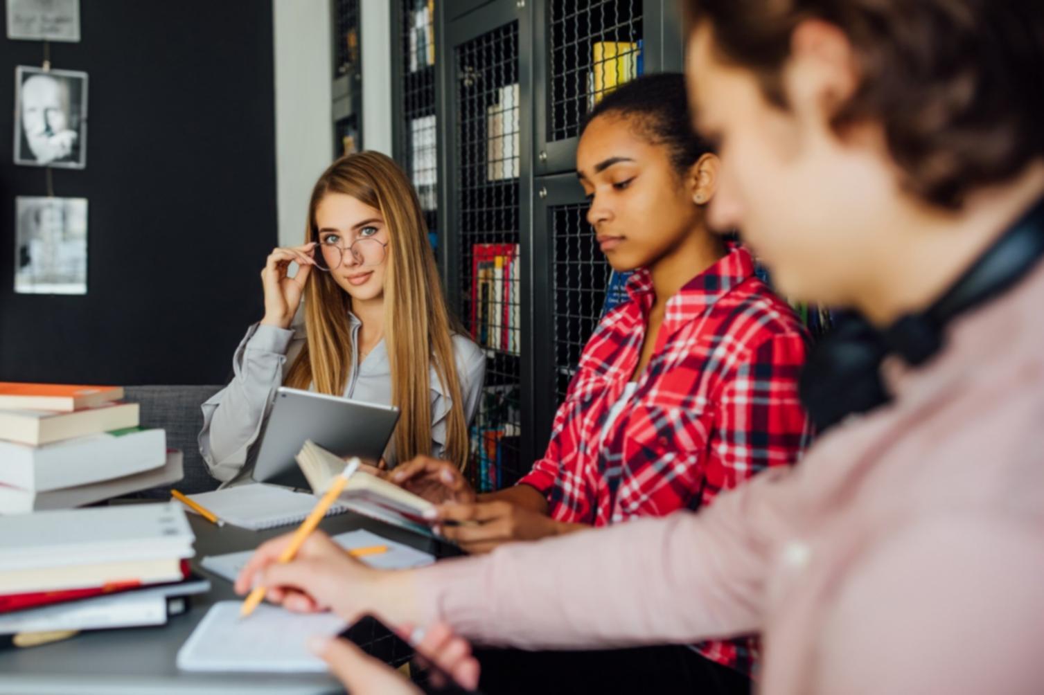 Financial monitoring dashboard showing key business metrics